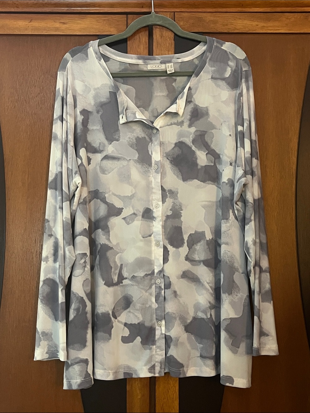 LOGO Button-Front Grey & White Cloud Design Mesh Print Blouse/Shacket